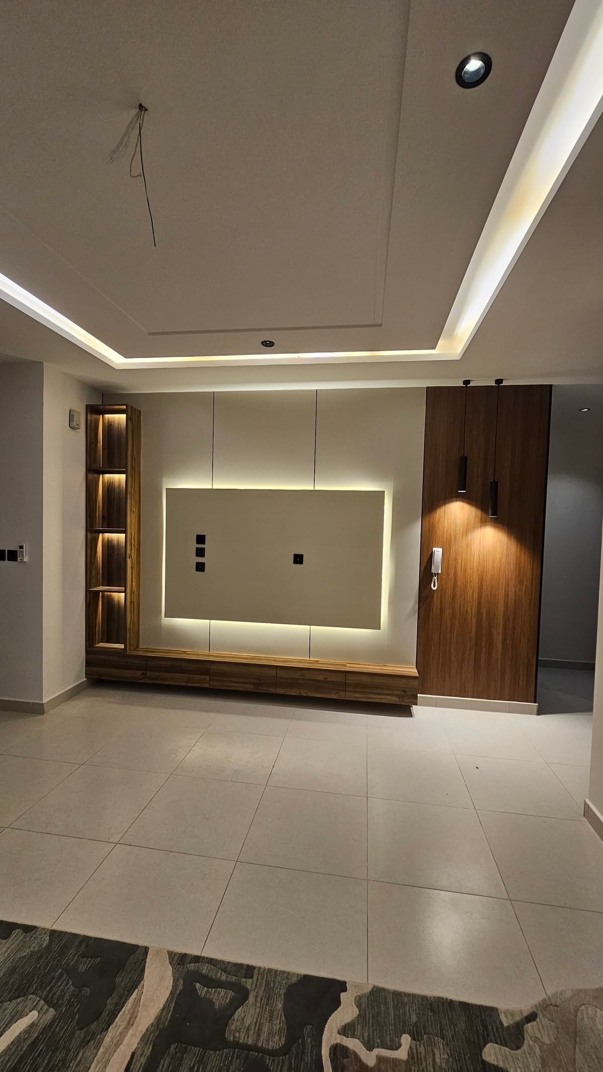 أصبح جدار التلفزيون من العناصر الأساسية في تصميم الصالات والمجالس الحديثة، ويمكن تحويله إلى نقطة جمالية مميزة باستخدام بديل الخشب أو بديل…